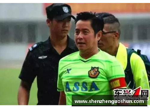 足球与音乐的完美融合：谭咏麟的双重风采